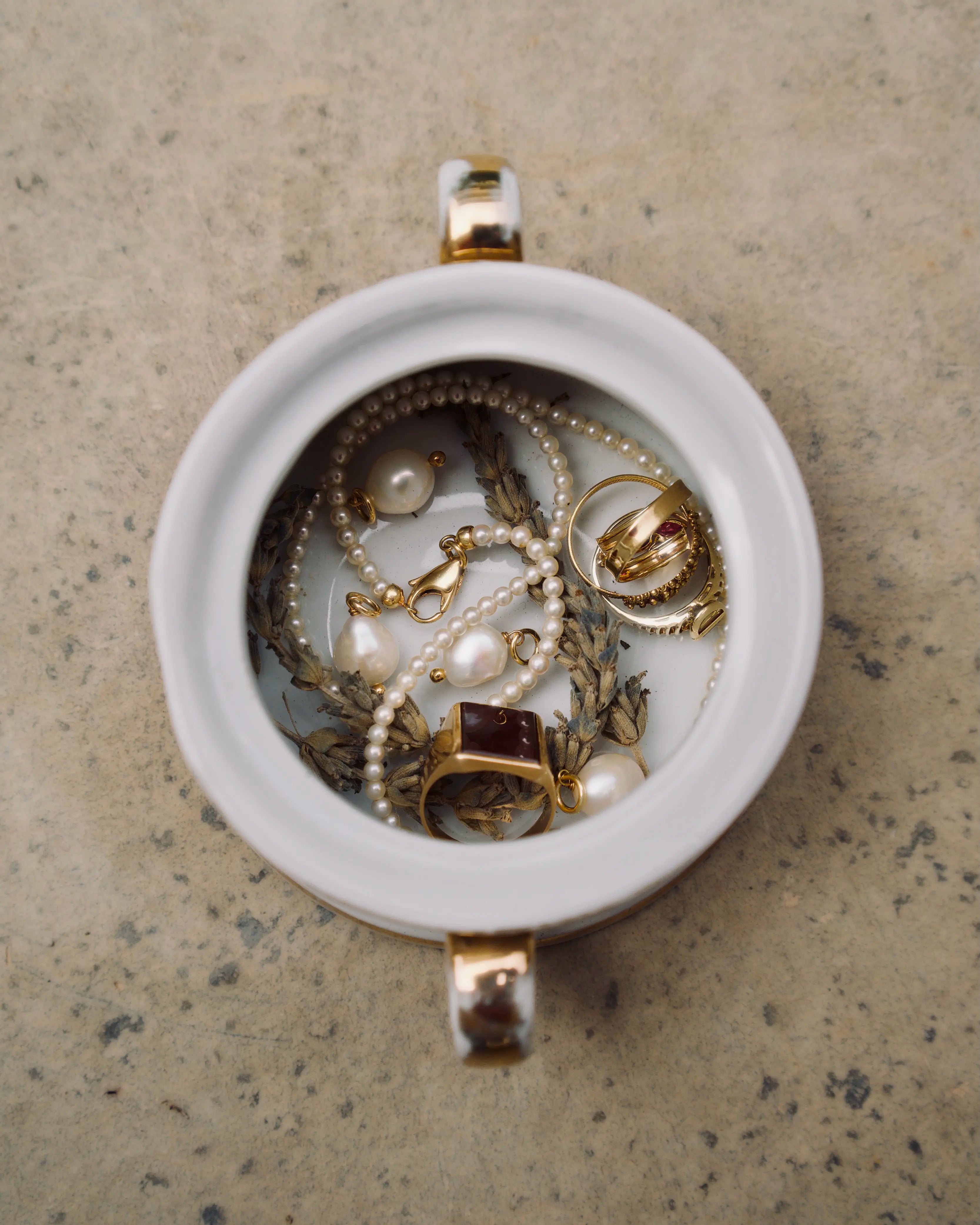 Riviera Porzioli Freshwater pearl Charm | Photo by Silvia Pisani